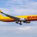 Σύγκρουση αεροσκάφους της DHL με άγνωστο αντικείμενο στο αεροδρόμιο της Λειψίας