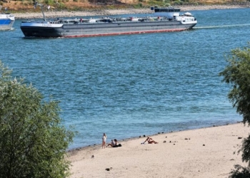 Συναγερμός για τα ποτάμια της Ευρώπης: Ο Ρήνος θα κοπεί στα δύο, η στάθμη στον ποταμό Βιστούλα σε ιστορικά χαμηλά