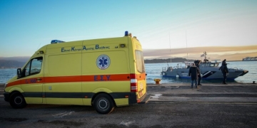 Συναγερμός στην Αγία Ρουμέλη: Εσπευσμένη διακομιδή 54χρονου με σκάφος του Λιμενικού