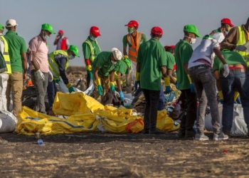 Συντριβή 737 MAX στην Αιθιοπία: Η Boeing θα καταβάλει 29 εκατομμύρια δολάρια στη χήρα θύματος