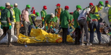 Συντριβή 737 MAX στην Αιθιοπία: Η Boeing θα καταβάλει 29 εκατομμύρια δολάρια στη χήρα θύματος