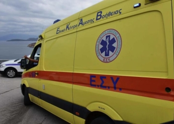 Τελευταίο μπάνιο για έναν άνδρα σε παραλία της Παλαιόχωρας
