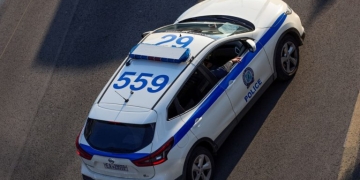 Θεσσαλονίκη: Κατήγγειλε τροχαίο και καταδίωξη αλλά συνελήφθη για κλεμμένο όχημα