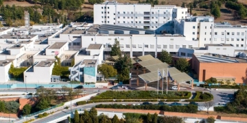 Θεσσαλονίκη: Στο Νοσοκομείο Παπαγεωργίου νοσηλεύεται 46χρονος που έπεσε σε φωταγωγό