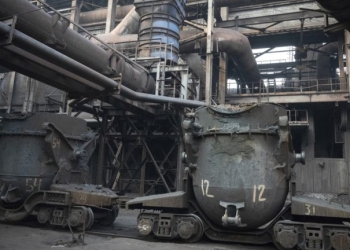 Το εργοστάσιο Zaporizhstal της Ουκρανίας διακόπτει τη λειτουργία του μετά από ρωσική επίθεση