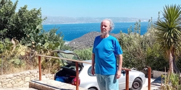 «Του χρόνου σχεδιάζουμε να επιστρέψουμε στην Κρήτη»: Τι λένε τουρίστες και επιχειρηματίες που έφυγαν εξαιτίας της πυρκαγιάς στο Ρέθυμνο