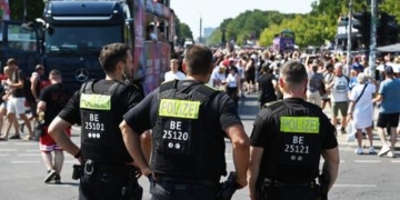 Βερολίνο: «Rave the Planet» στη σκιά της τρομοκρατίας