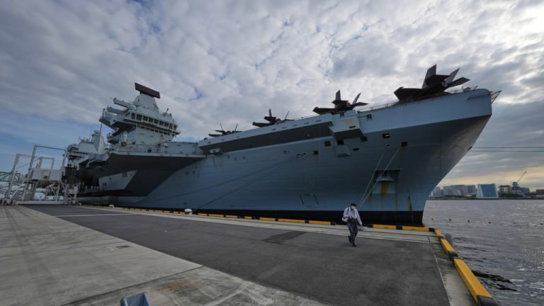 Βρετανία: Το Reform UK θέλει να αναπτύξει το Βασιλικό Πολεμικό Ναυτικό κατά των μεταναστών στη Μάγχη